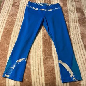 Lululemon size 6 Capri yoga pants